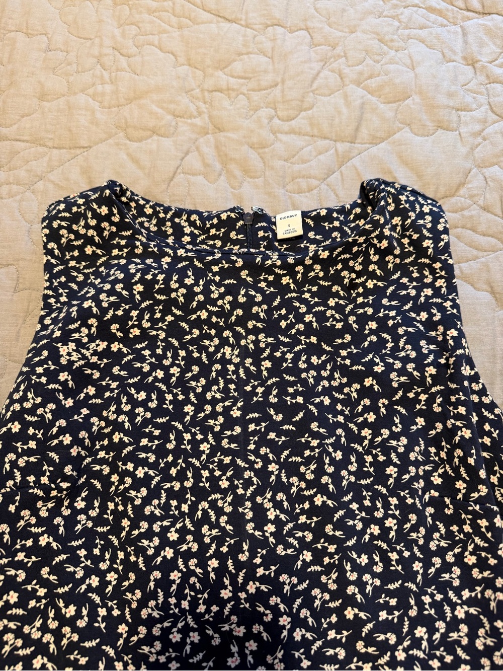 Old Navy Navy Floral Sleeveless Camisole